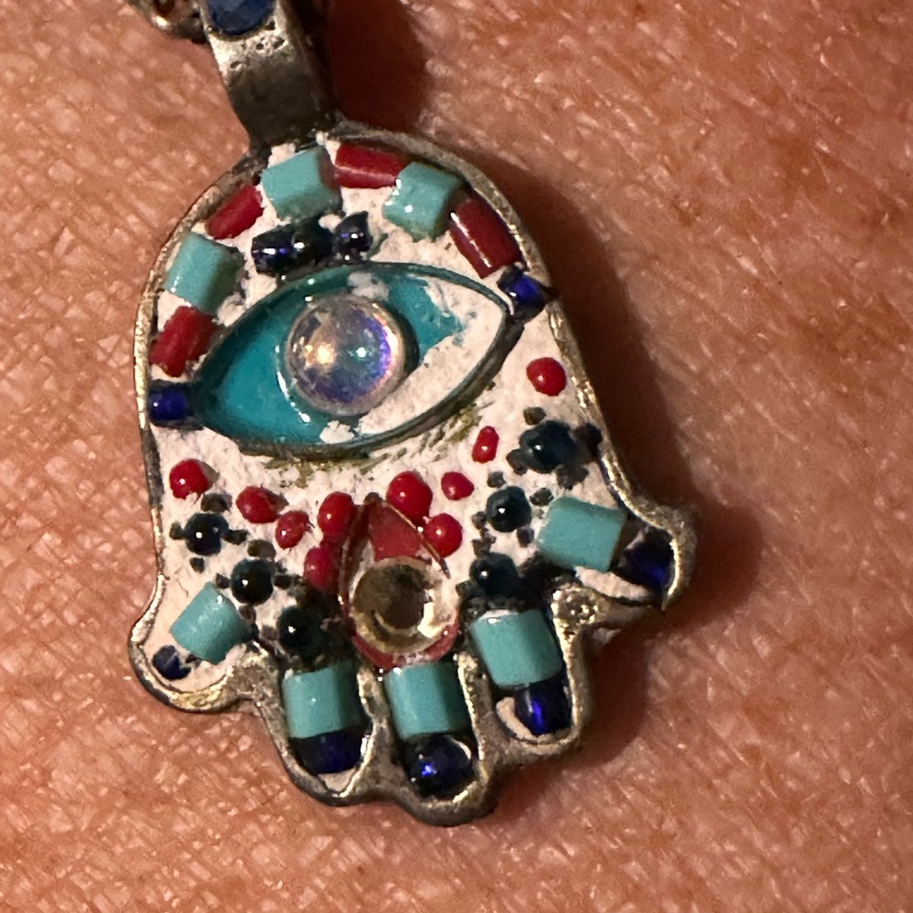 ADAYA SIGNED BEADED SILVER TONE MOSAIC DESIGN JEWISH HAMSA PENDANT NECKLACE - Picture 2 of 8